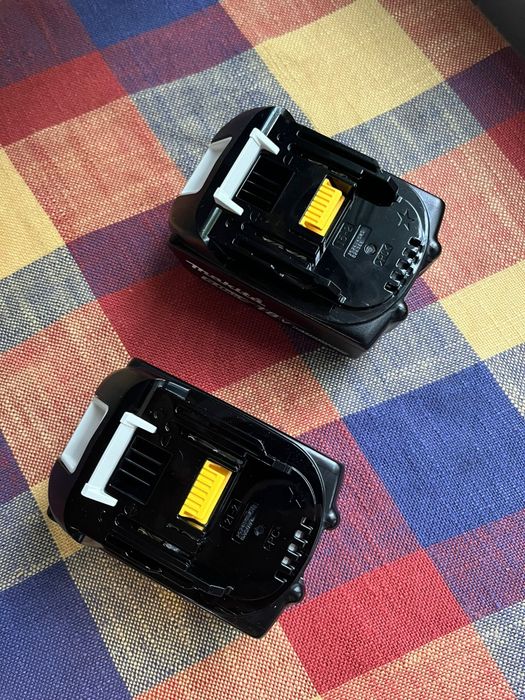Set 2 Acumulatori Makita 5Ah 18V NOI originali pendular șoricel Makita DJV180 nou in cutie