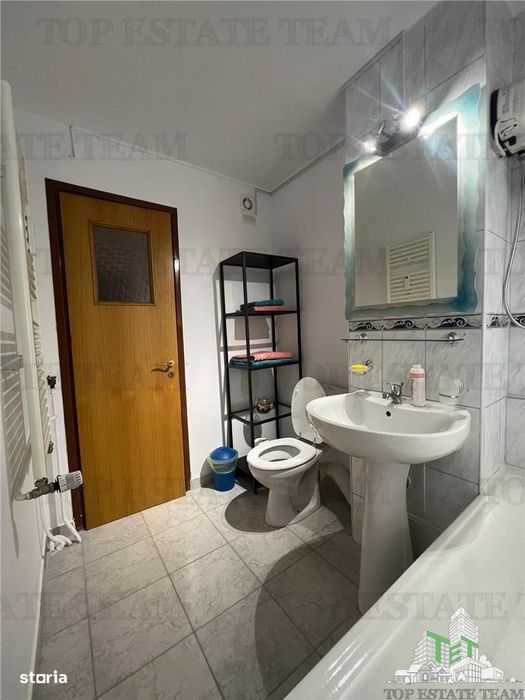 Pret redus! Vanzare urgenta apartament cu 3 camere bloc din anul 2000
