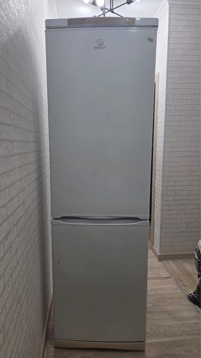 Холодильник индесит