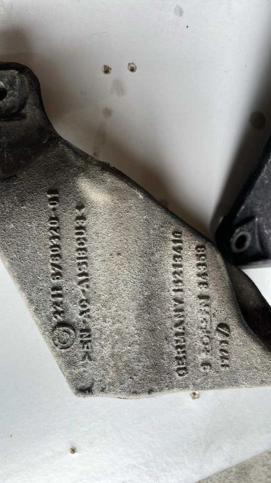 Лапи мотор BMW E90/E91/E92 330d