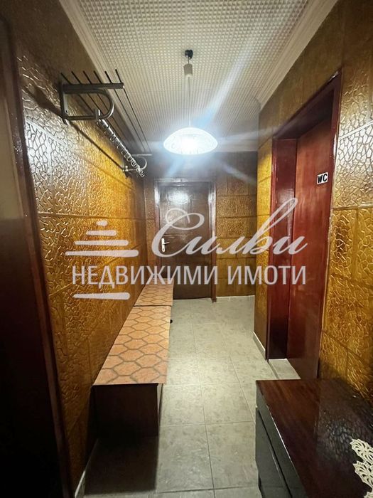 Тристаен ТУХЛЕН апартамент в района на Военно училище