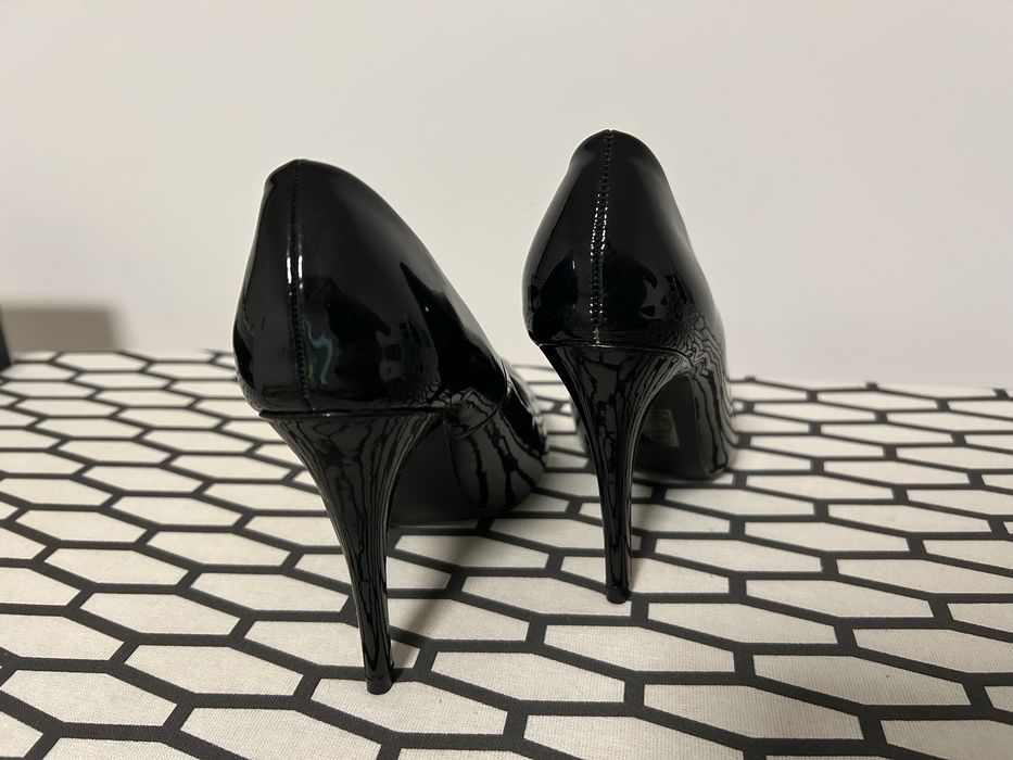Pantofi cu toc stiletto lac piele ecologica