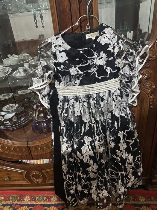 Шикарное платье для девочек (8-9) лет