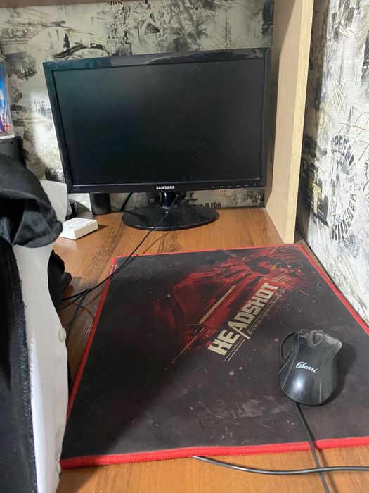 Компютер самсунг работает50/50