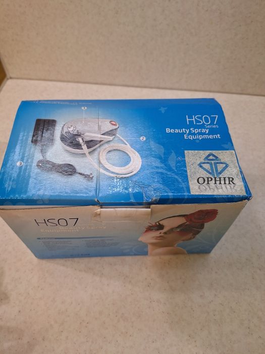 Продавам четка за въздушно боядисване