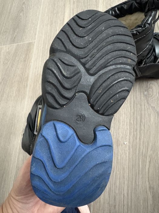 Продам зимние ботинки