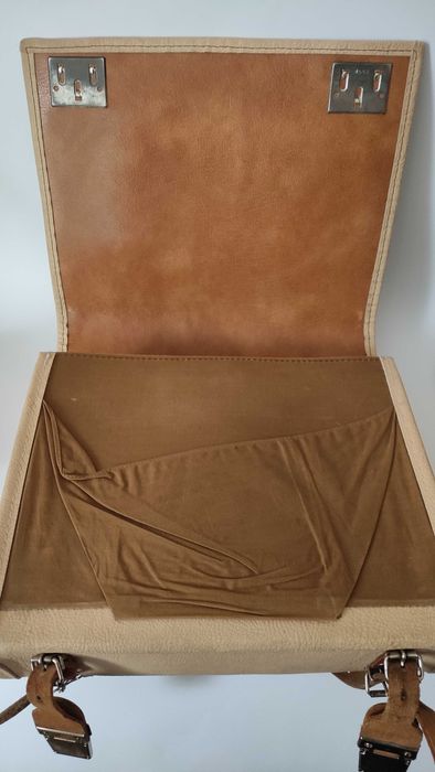 Швейцарска кожена раница с капак от кравешка кожа