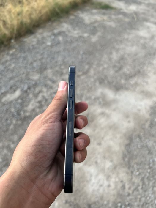 iPhone 15 pro темно синий