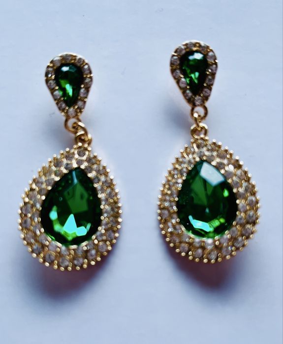 Много красиви модерни обеци зелен камък Германия