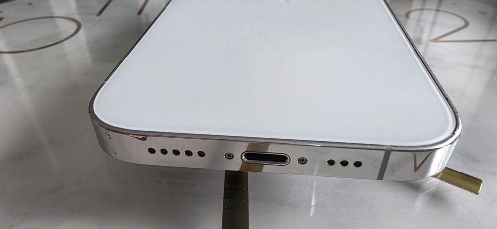 iPhone 14 pro primul proprietar
