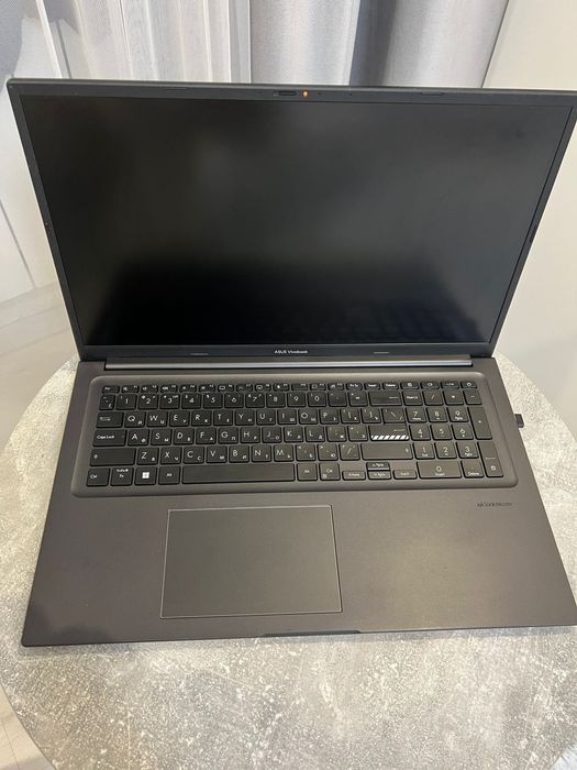 ASUS Vivobook 17x