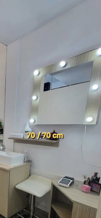 Vand oglinda machiaj