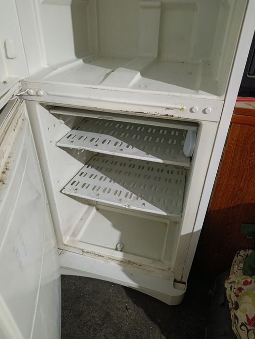 Холодильник продается