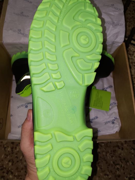 Новые рабочие ботинки