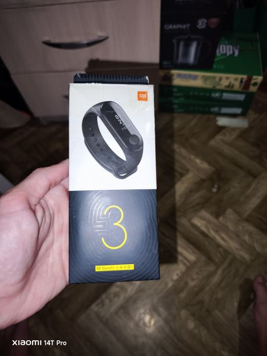 Продам смартчасы Mi Band 3