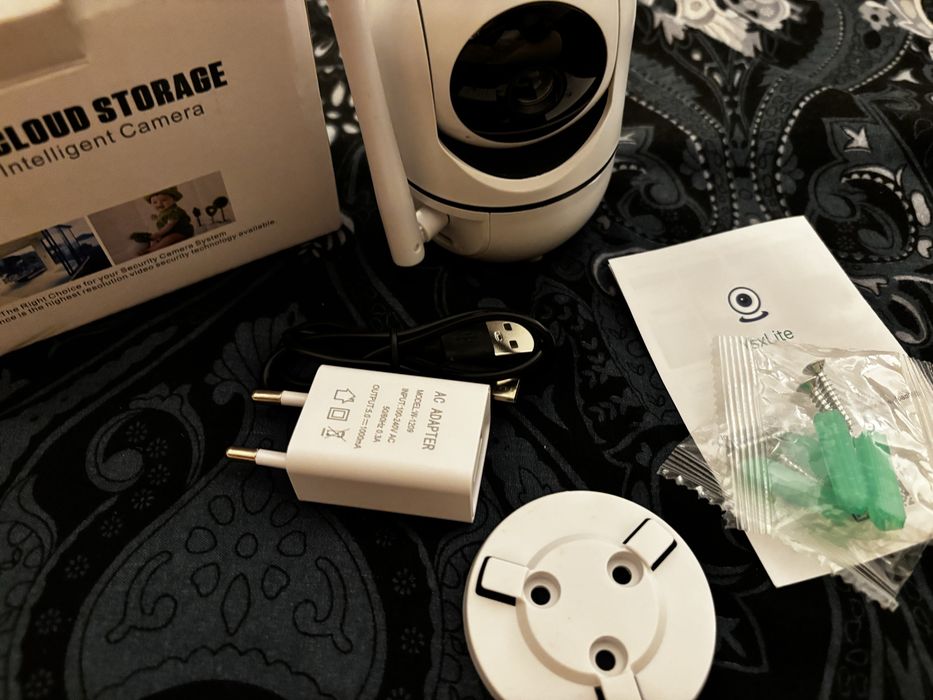 Cameră supraveghere Wi-Fi - cu aplicatie de pe telefon
