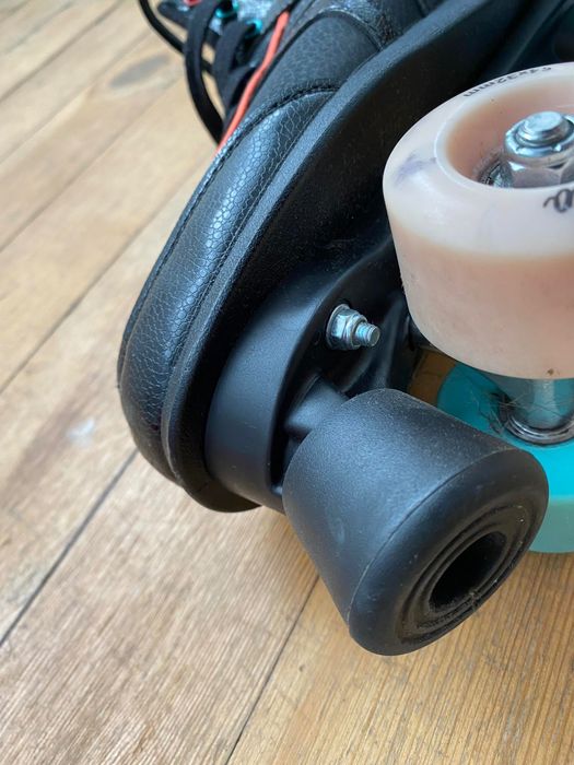 Кънки / Ролери 38 номер + каска + наколенки + сак Decathlon