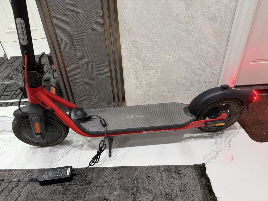 Продам самокат Ninebot Kickscooter D38U