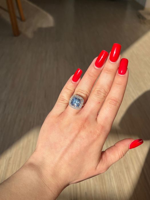 Чисто нов пръстен на Swarovski