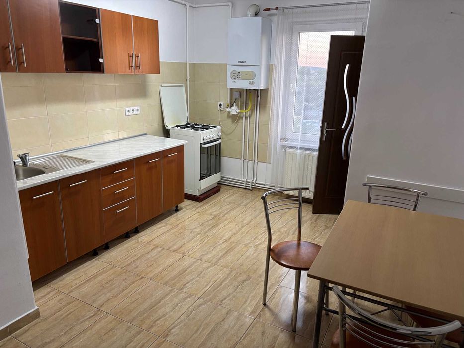 Dau in chirie apart. cu 2 camere 7 Noiembrie