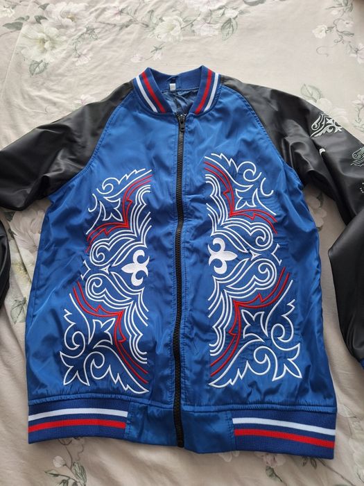 Бомбер в национальном стиле