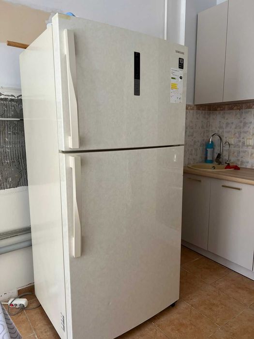 Продаю холодильник Самсунг