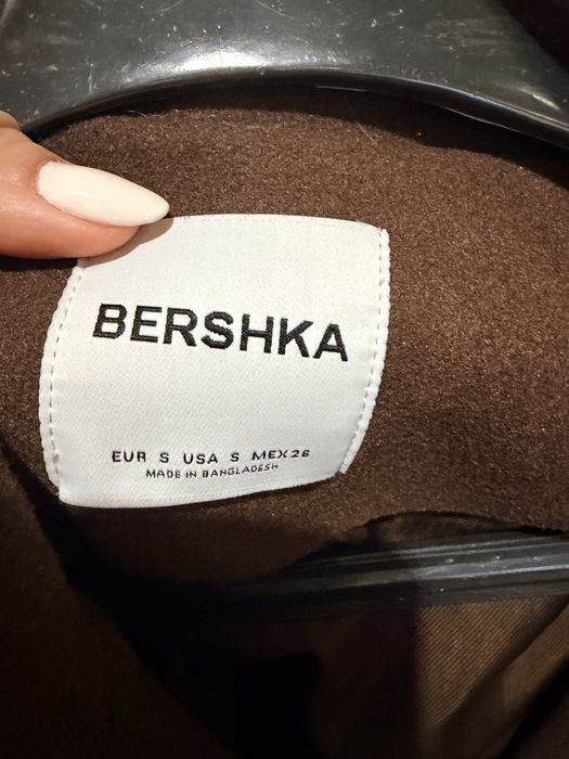 Тренч bershka .,