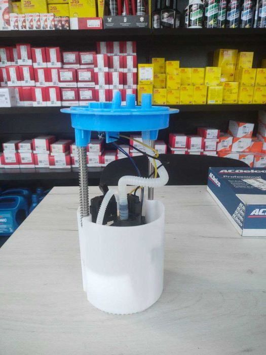 Бензонасос в сборе на Volkswagen Caddy