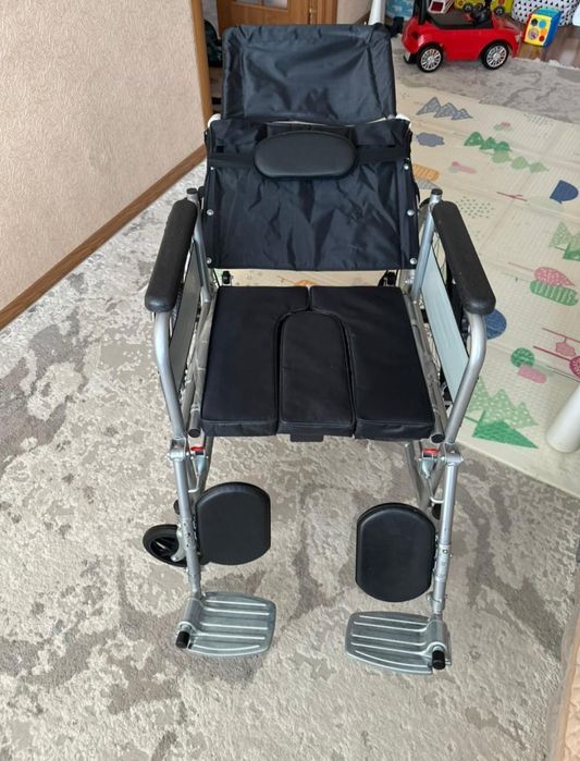 Продам инвалидную коляску