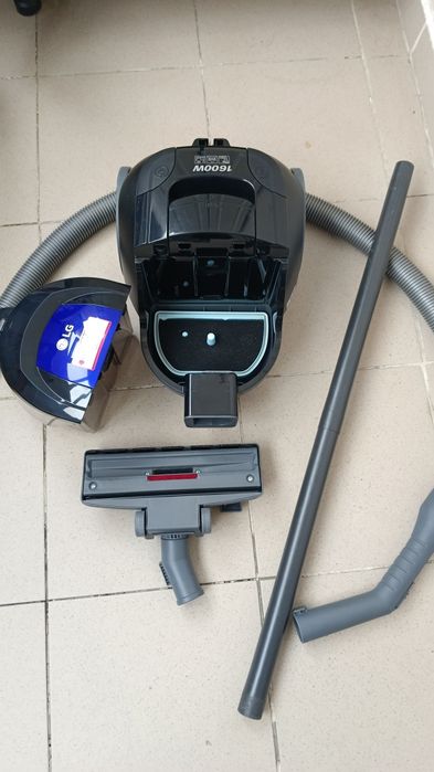 Пылесос LG 1600W