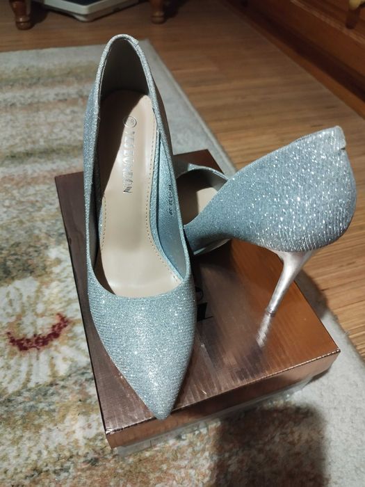 Абитуриентска рокля ,обувки,аксесоари