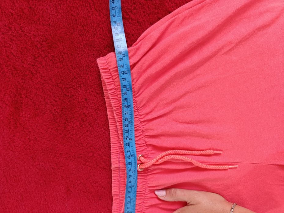 Pantaloni scurți corai