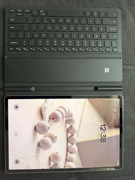 Samsung Tab S8+ 12,4” ca nouă + Keyboard Cover, S Pen, Pachet complet