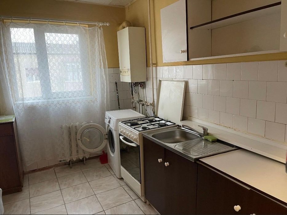 Închiriez apartament 2 camere zona Cetate