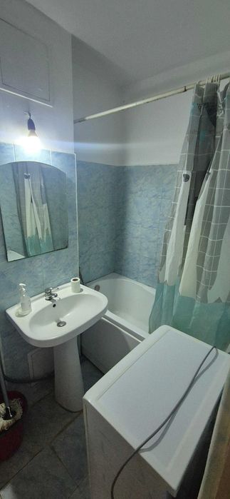 Garsonieră decomandată, mobilată, etaj 1 – Str. Henri Coandă