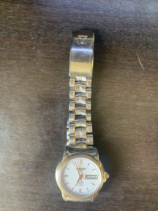 Часовник TISSOT 1853 класически