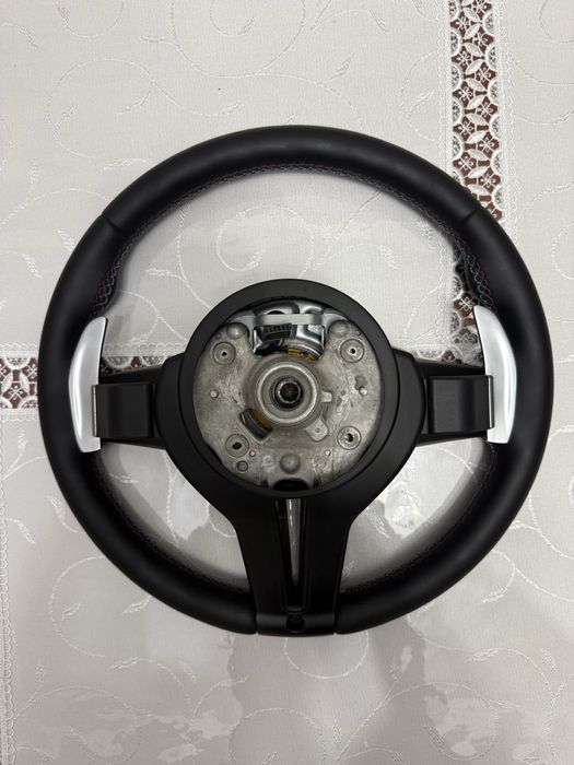 Руль на BMW X5 F15.