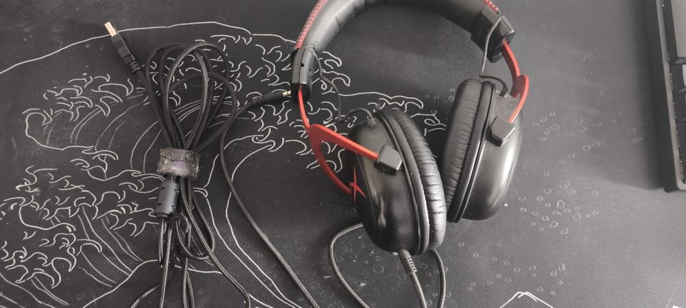 Продам Срочно Наушники hyper x cloud 2