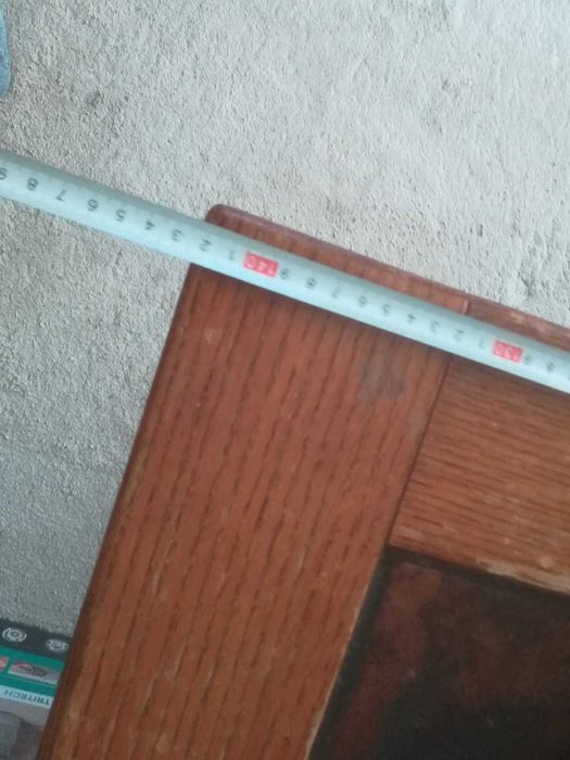 Холна маса от масивно дърво с камък.