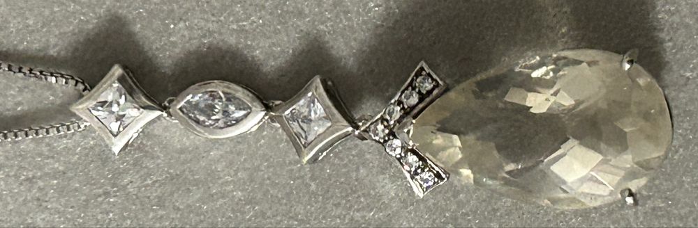 Уникално сребърно колие  с естествени топази