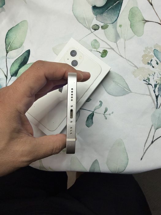 iPhone 13 128GB White