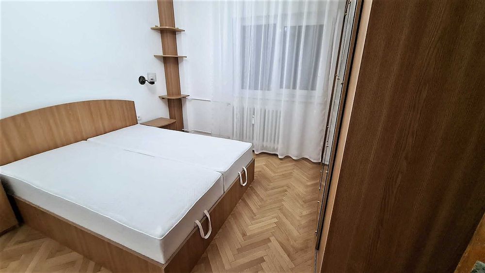 Tineretului-Parc, Metrou, apartament 4 camere renovat, pret 700E