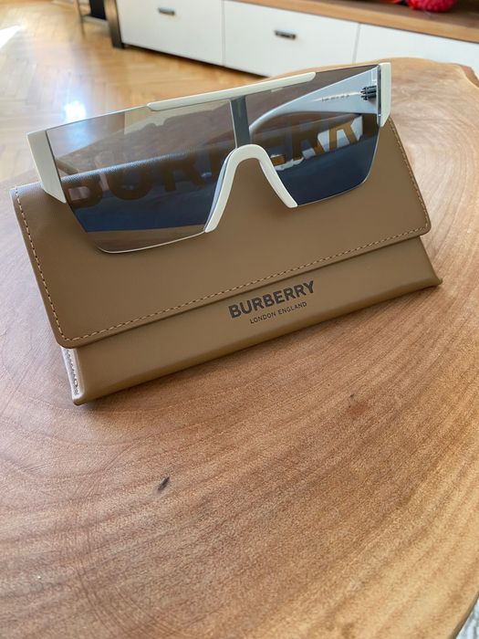 Слънчеви Очила BURBERRY