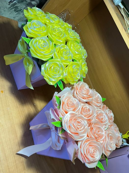 Букеты роз из атласных лент