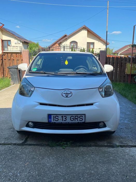 Vând Toyota IQ 2009