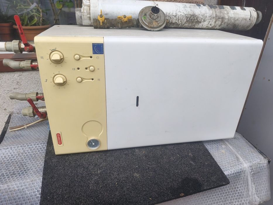 Vând centrala ariston