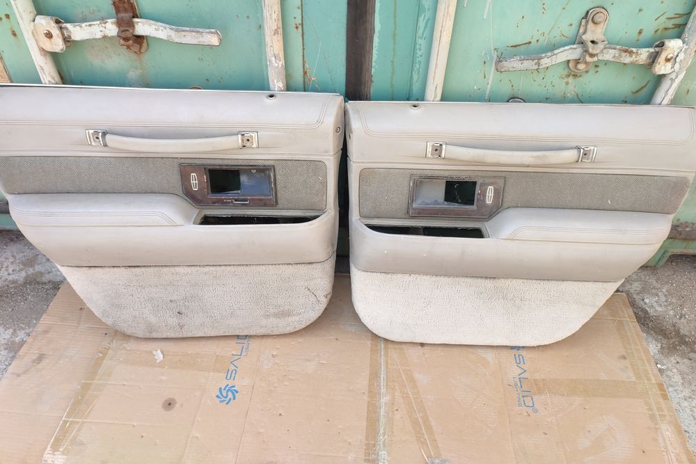 Линкольн Форд. Обшивки дверей. Торпедо