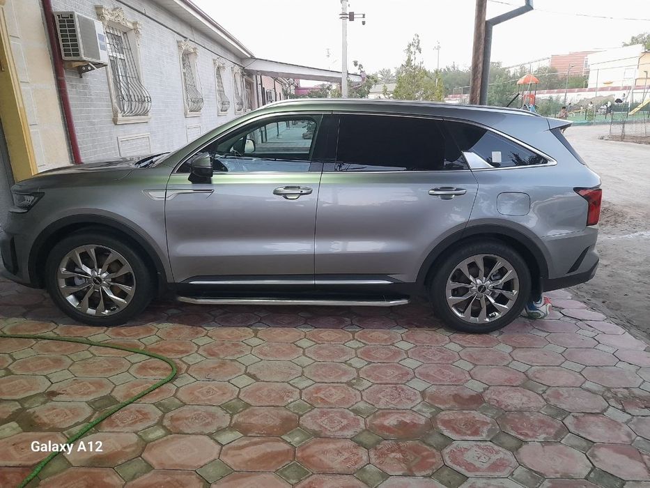 Kia Sorento      .