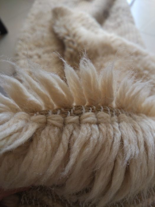 Продавам ръчно тъкани губери от естествена вълна