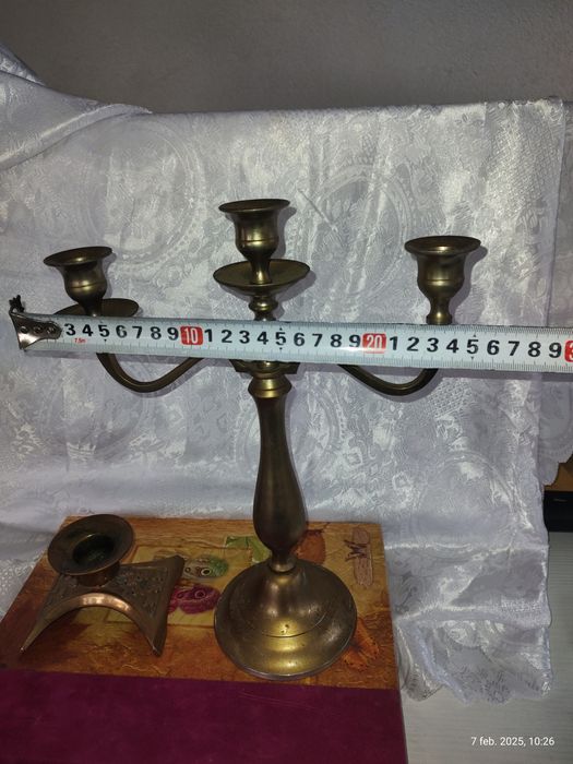 Două superbe suporturi de lumânări.